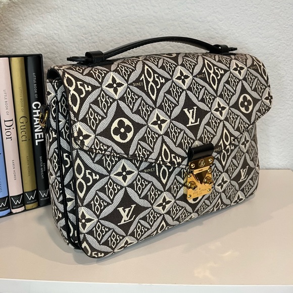 🎀Louis Vuitton Black Since 1854 Jacquard Textile Pochette Metis - Picture 8 of 16